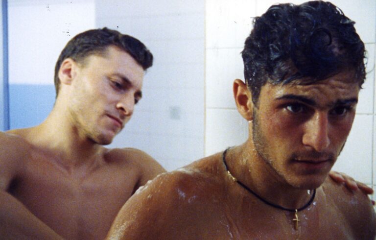 ΑΠΟ ΤΗΝ ΑΚΡΗ ΤΗΣ ΠΟΛΗΣ