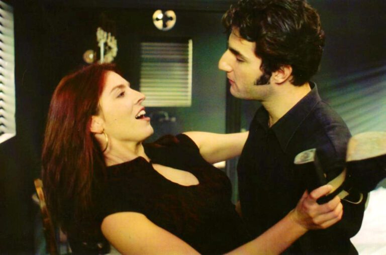 ΑΥΤΗ Η ΝΥΧΤΑ ΜΕΝΕΙ